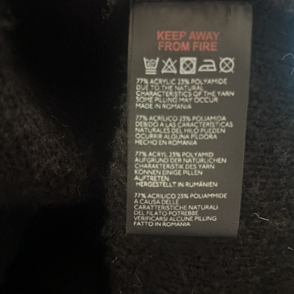 𝕚𝕖𝕥𝕤 𝕗𝕣𝕒𝕟𝕤- NWT -Unisex- Oversized Fuzzy Cardigan -Multiple Sizes - Picture 7 of 7